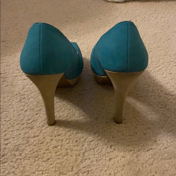 Heels - Picture 3 of 5